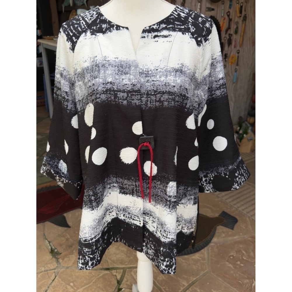Ali‎ Miles Black & White Polka Dot Tunic with Red Toggle